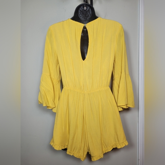 Peach Love California Embroidered Floral Romper sz S - Picture 4 of 9